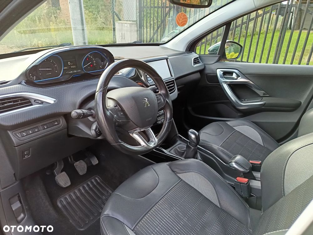 Peugeot 2008 1.6 e-HDi Allure S&S - 10