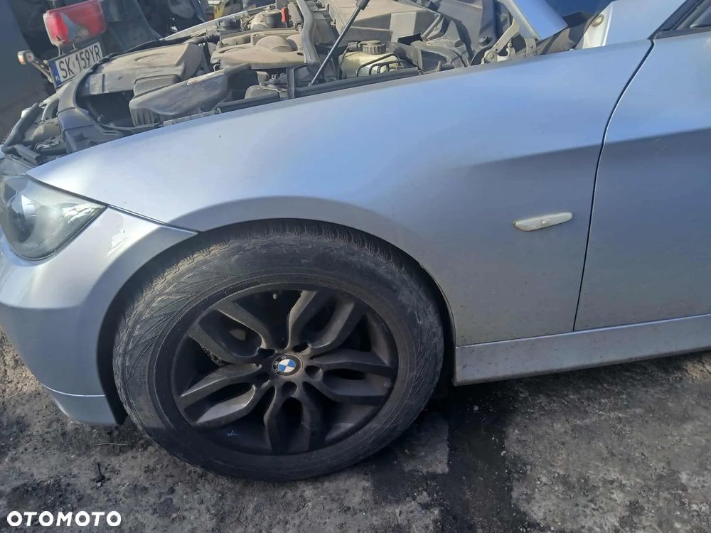 BMW E90 Zderzak przedni, maska, lampa przednia lewa, prawa, błotnik lewy, prawy. - 12