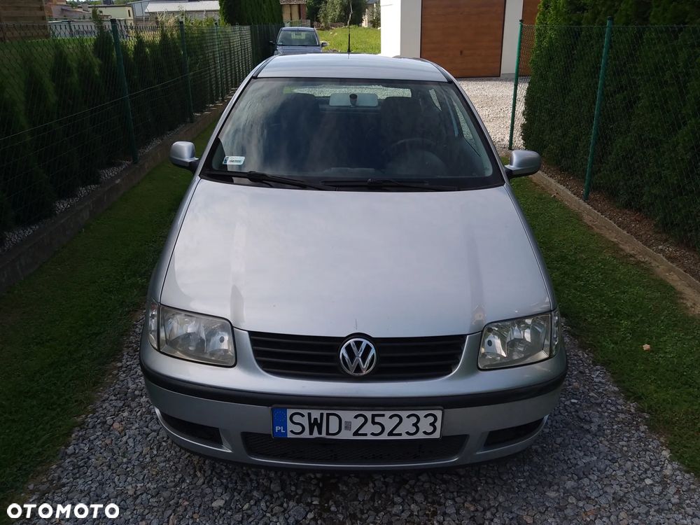 Volkswagen Polo - 2