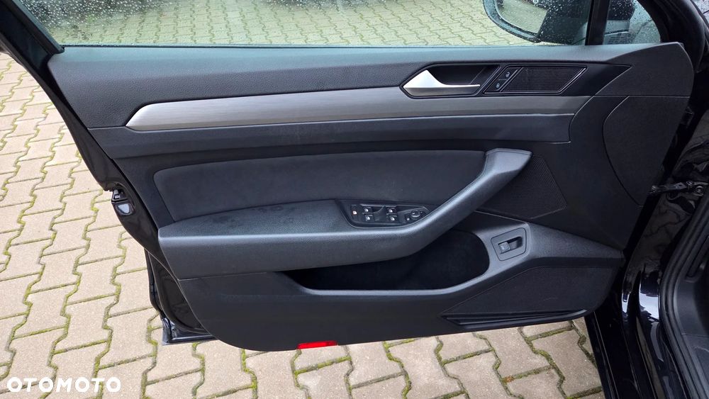 Volkswagen Passat 1.5 TSI EVO Essence - 18