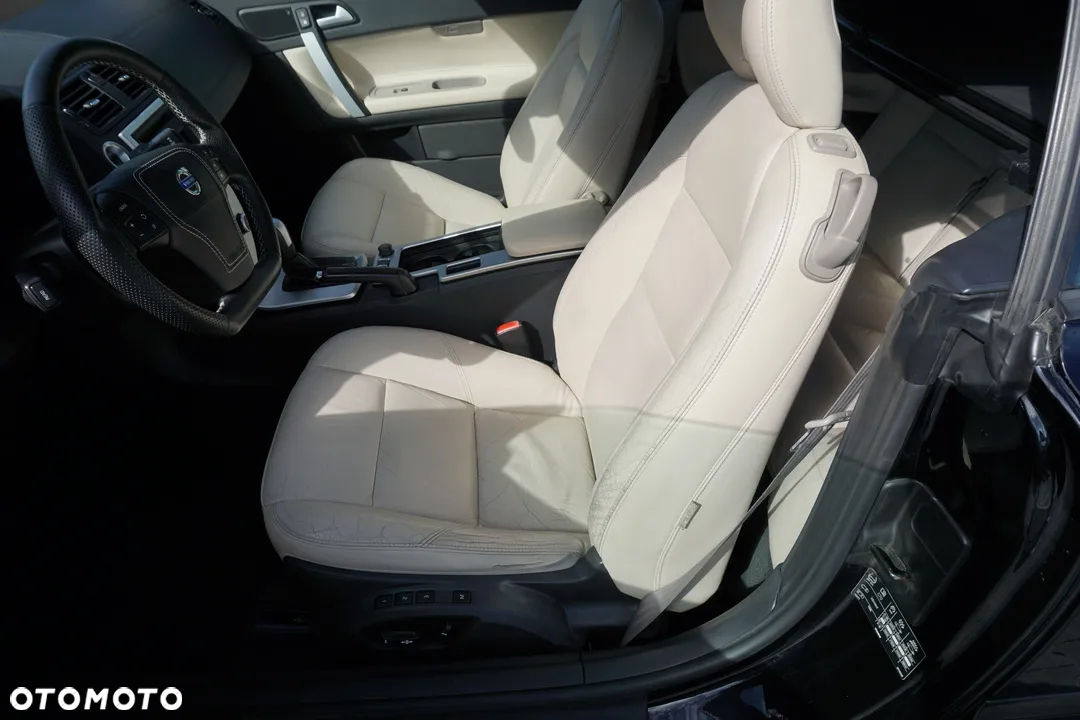 Volvo C70 D3 Summum - 29