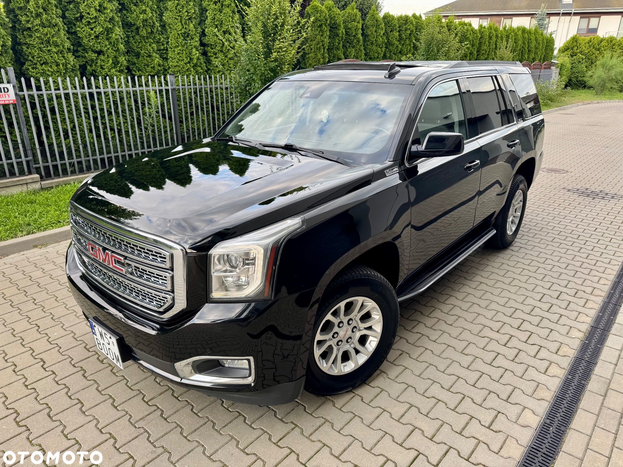 GMC Yukon - 1