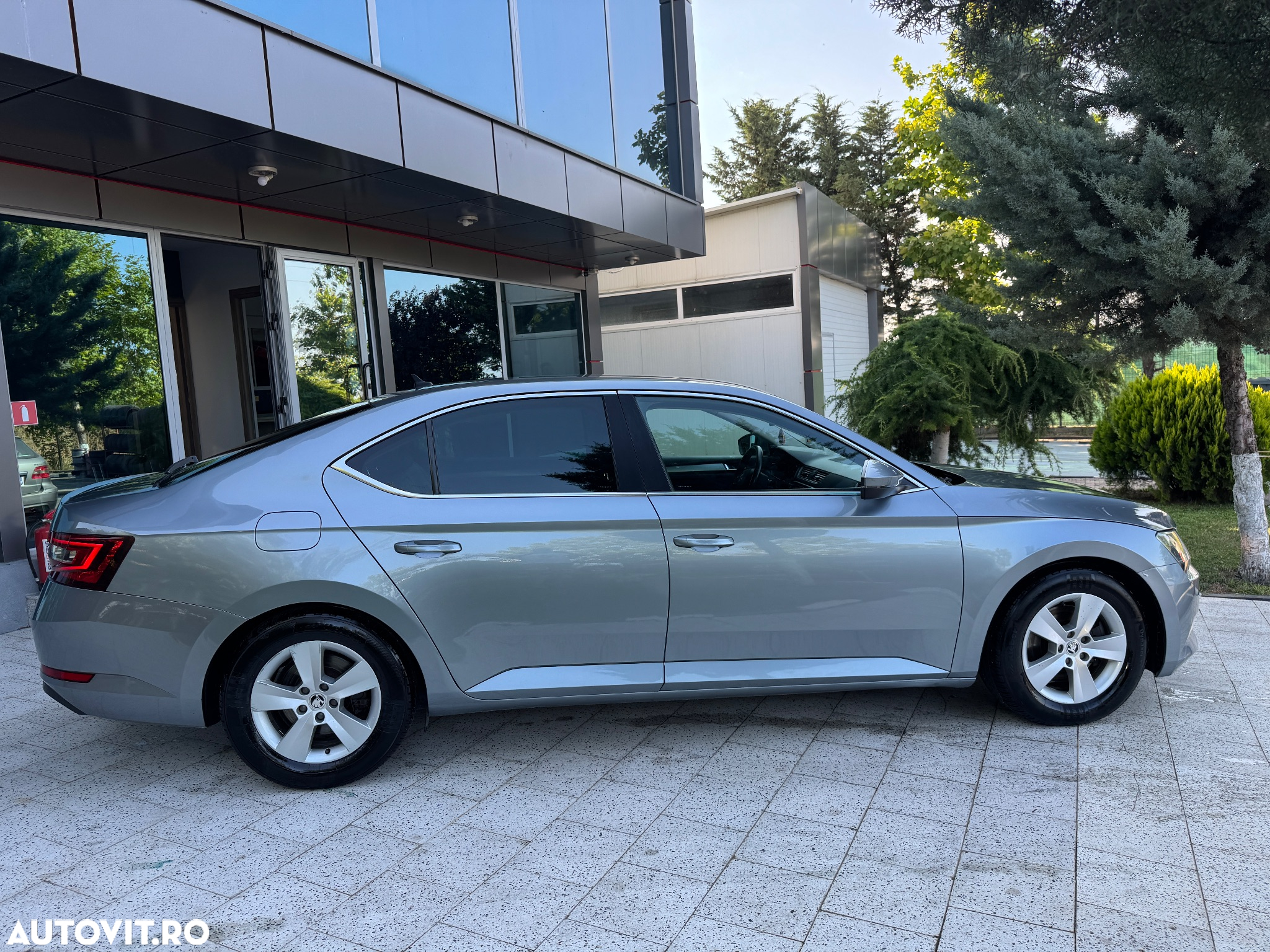 Skoda Superb 2.0 TDI 4x4 Active - 16