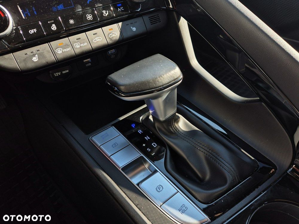 Hyundai Elantra - 26