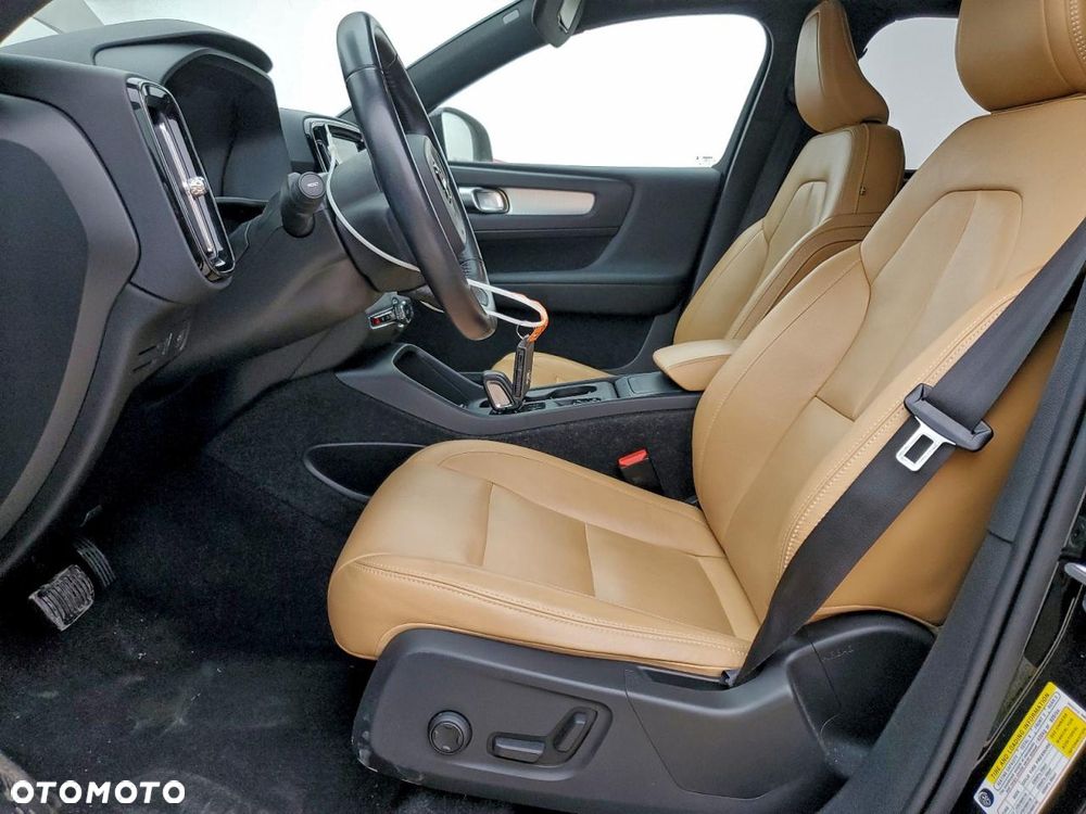 Volvo XC 40 T5 AWD Momentum - 8