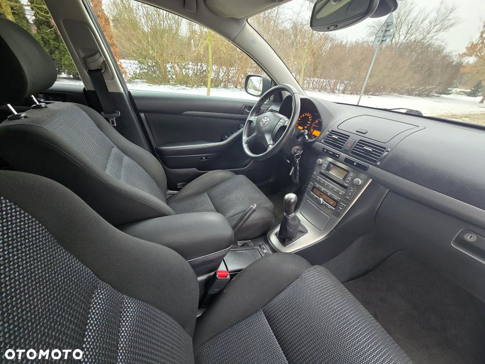 Toyota Avensis 1.8 VVT-i Combi - 29