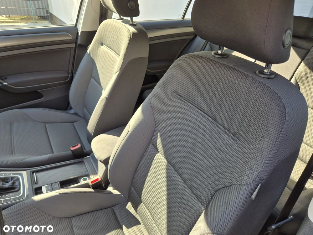 Volkswagen Golf - 9