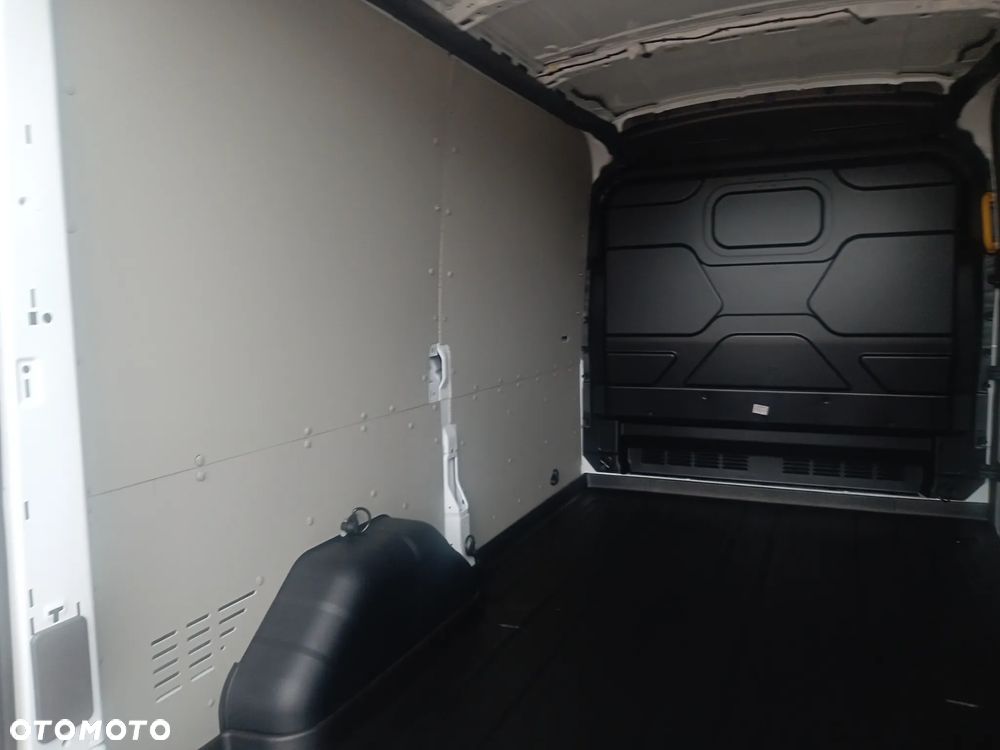 Ford Transit - 11