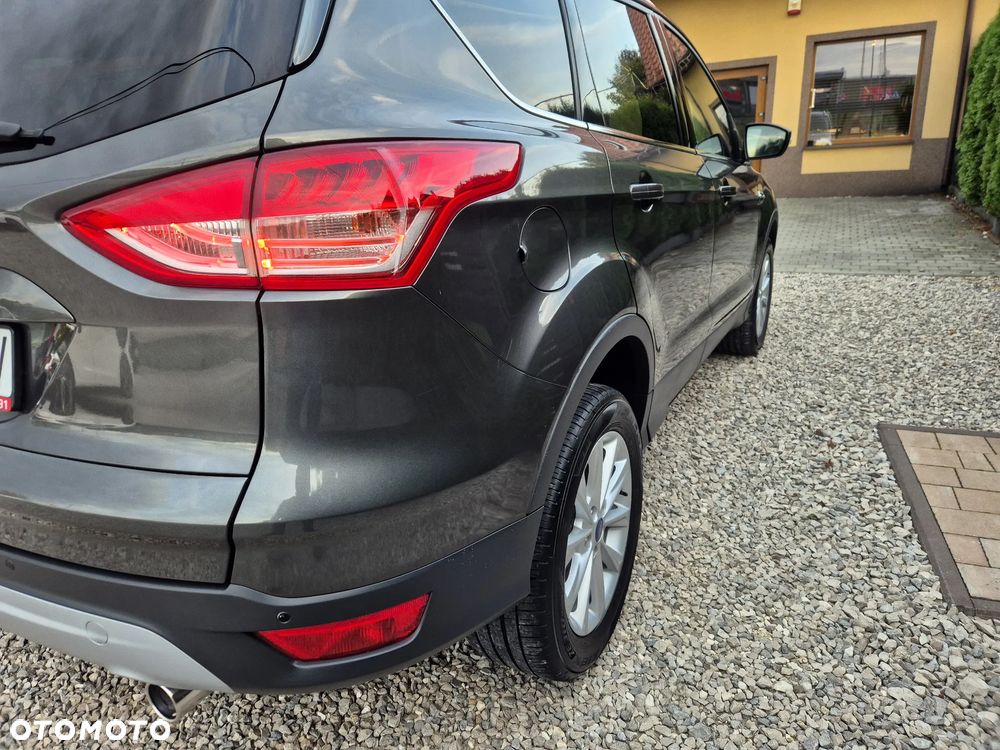 Ford Kuga 2.0 TDCi 2x4 Titanium - 10