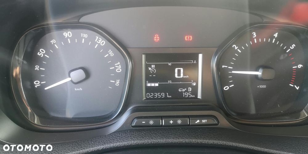 Opel Vivaeo Extra Long - 17