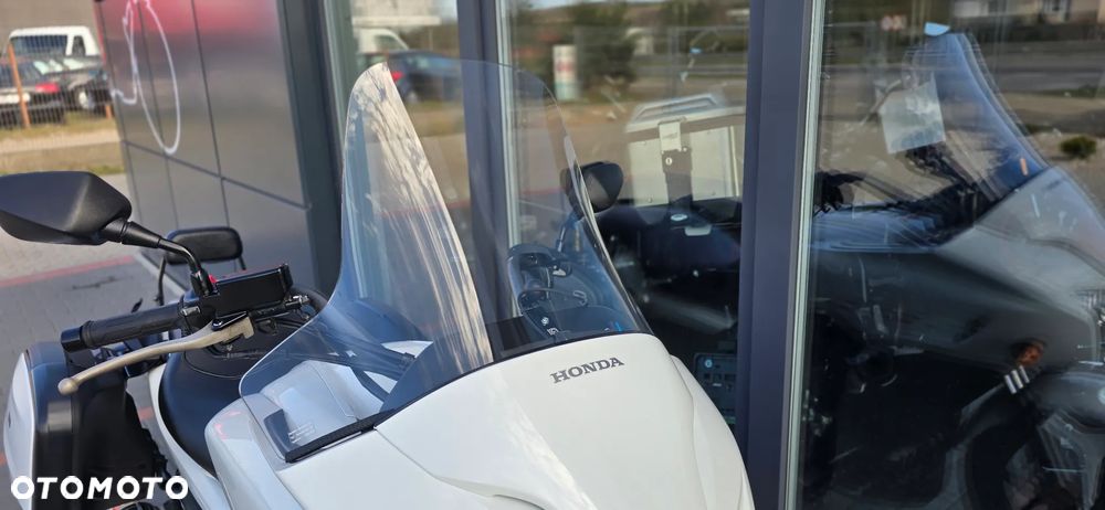 Honda CTX - 11