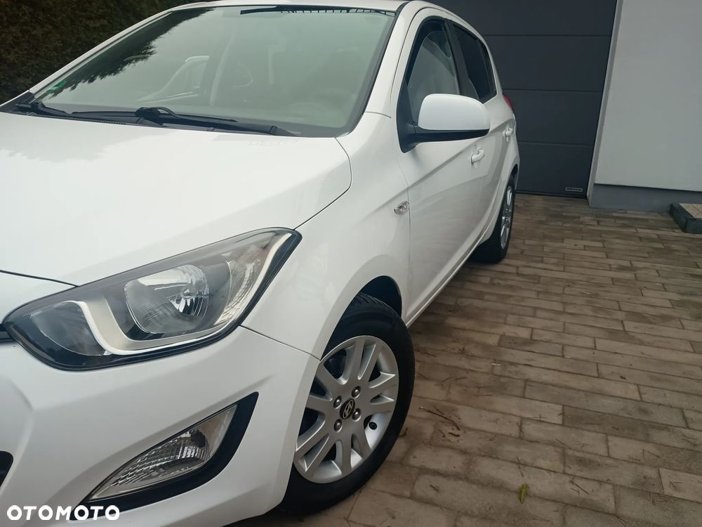 Hyundai i20 1.2 Trend - 12