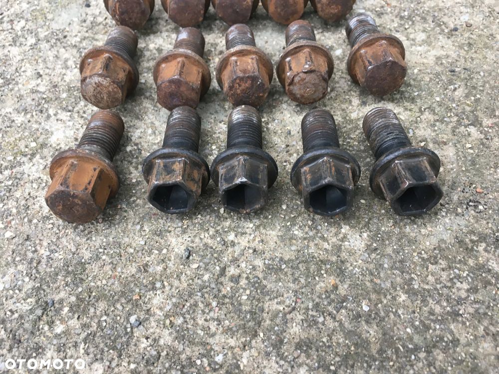 Mercedes CLS W219 E Klasa W211 Śruba Śruby Do Kół 2007 - 2