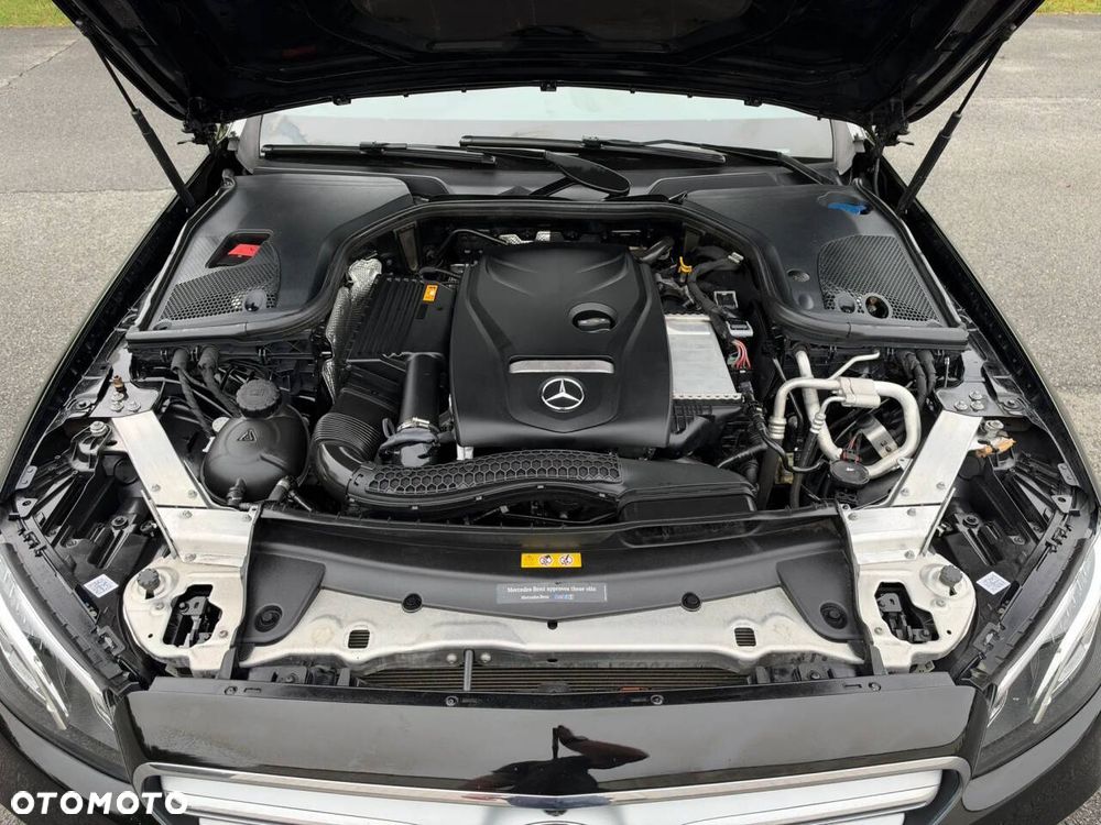 Mercedes-Benz Klasa E 300 9G-TRONIC - 17