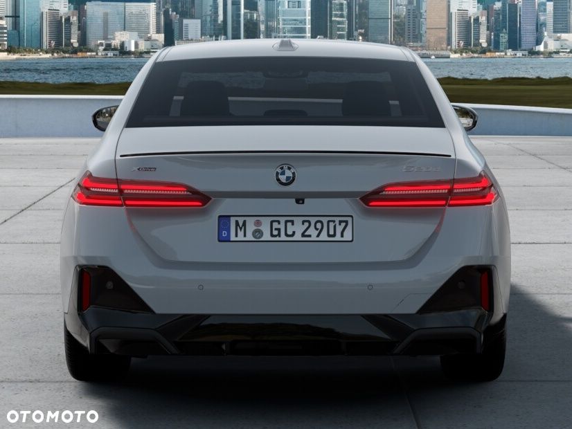 BMW Seria 5 520d xDrive mHEV M Sport - 6