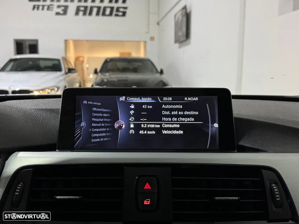 BMW 320 d Touring Pack M - 27