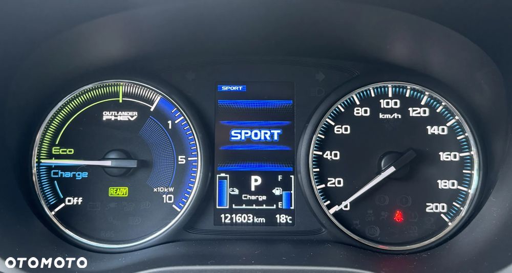 Mitsubishi Outlander 2.4 4WD Diamant+ - 26