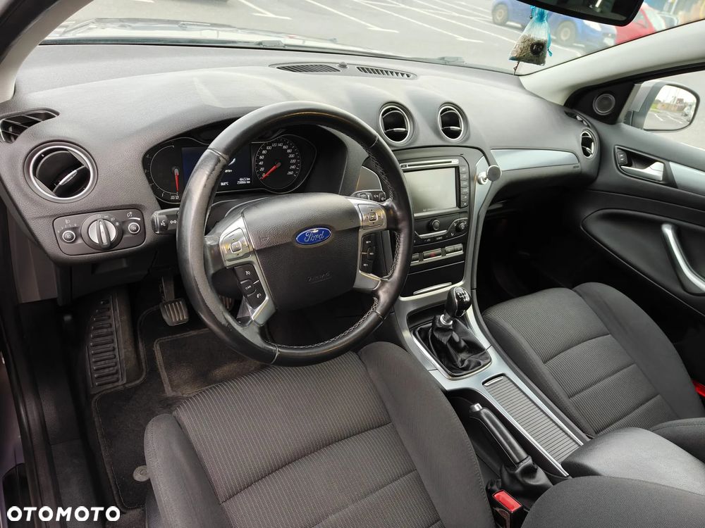 Ford Mondeo 2.0 TDCi Platinium X Plus (Titanium) - 4