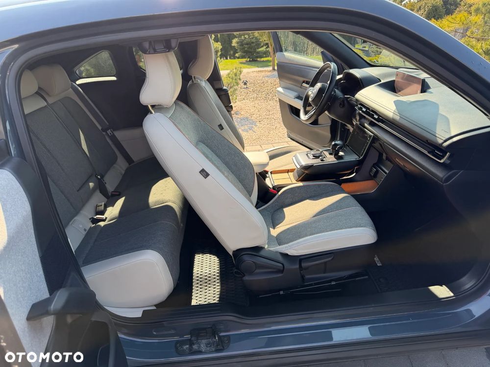 Mazda MX-30 e-SKYACTIV - 18