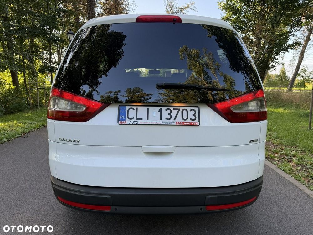 Ford Galaxy - 8