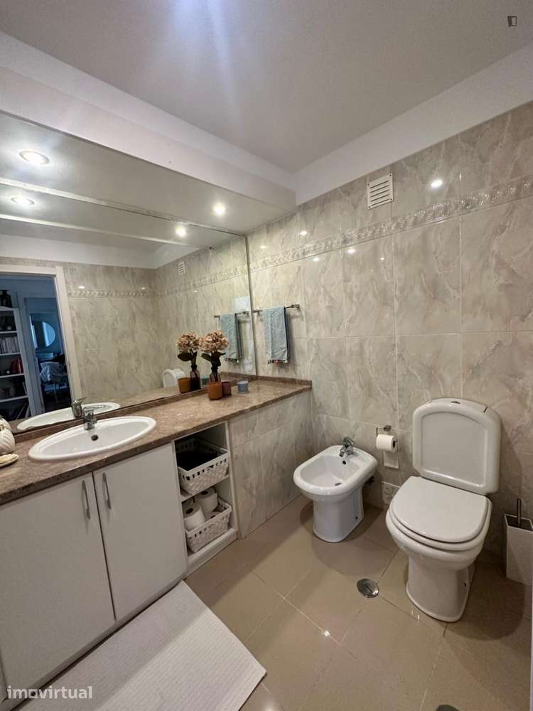 Quarto - localizado em Parede Lisbon - Grande imagem: 4/9