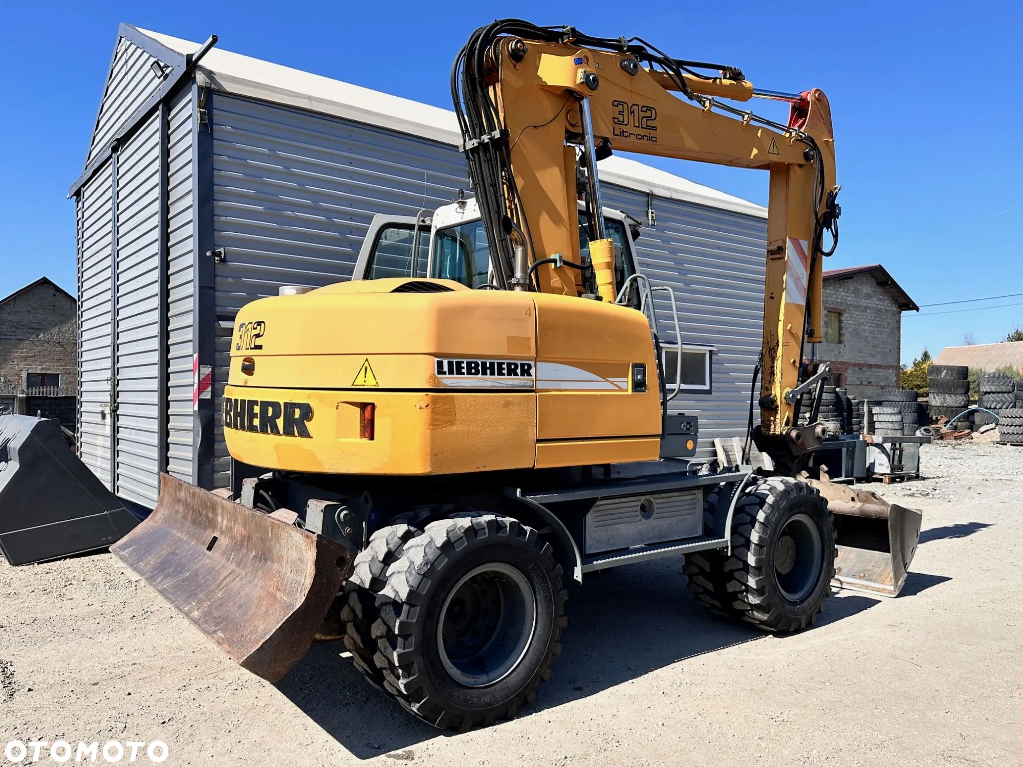 Liebherr A 312 - 8