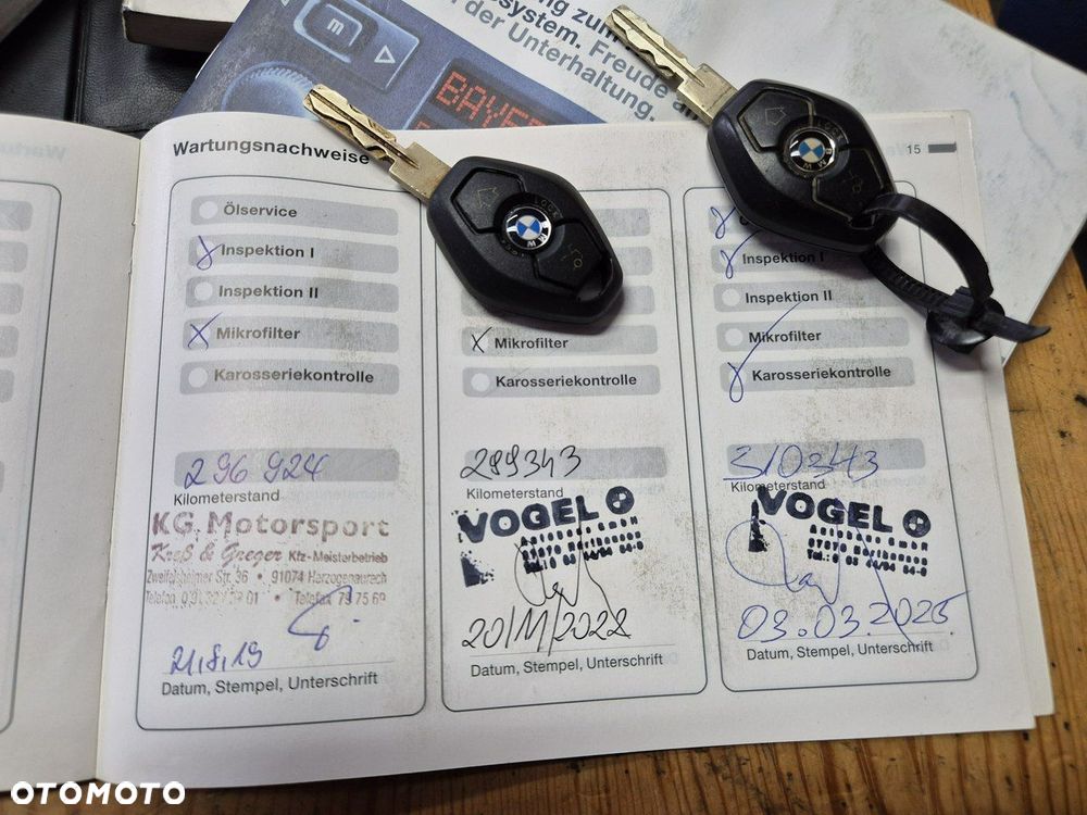 BMW Seria 5 523i - 24