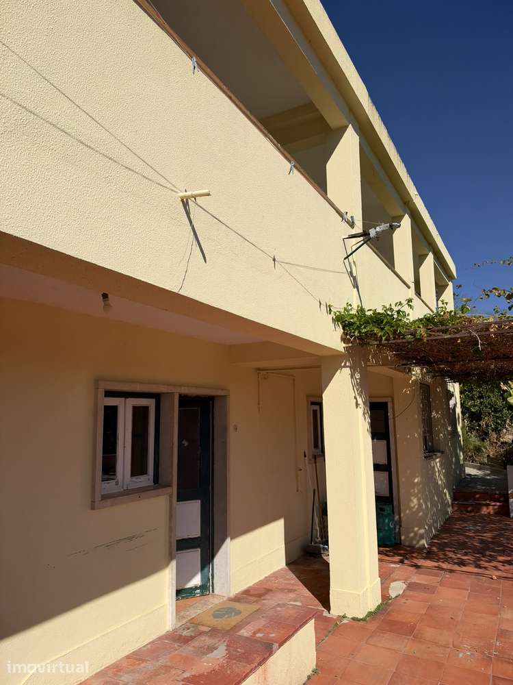 Moradia T4 isolada com jardim e garagem - Grande imagem: 3/34