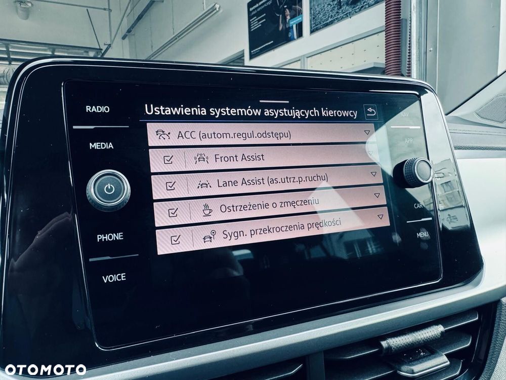 Volkswagen T-Roc 1.5 TSI Life - 27