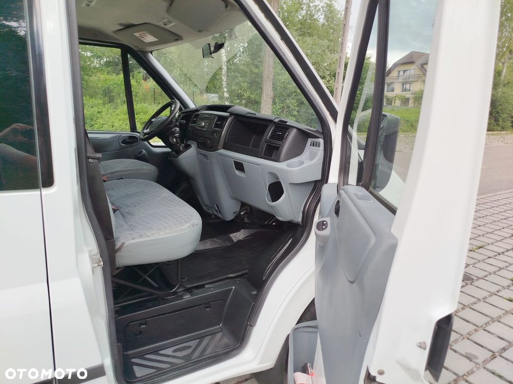 Ford Transit - 12