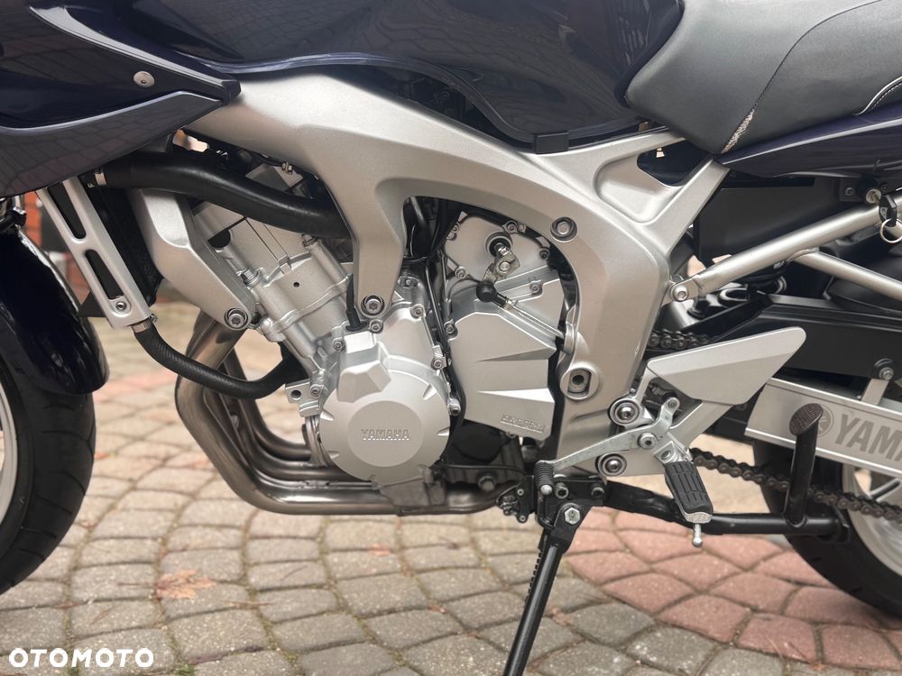 Yamaha FZ6 - 16