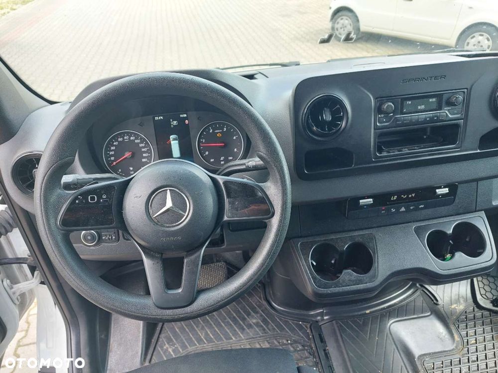 Mercedes-Benz Sprinter - 7