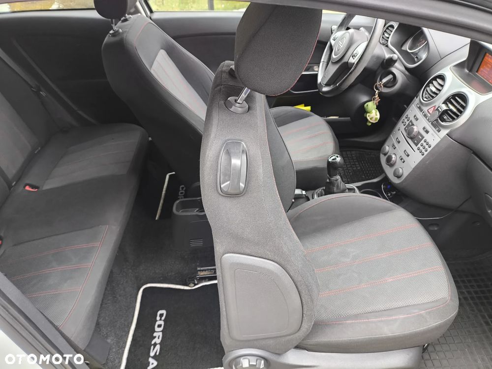 Opel Corsa 1.2 16V Easytronic Cosmo - 12