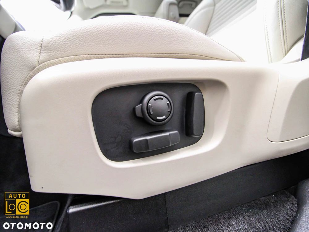 Land Rover Discovery ver-v-3-0-d250-mhev-r--dynamic-hse - 36