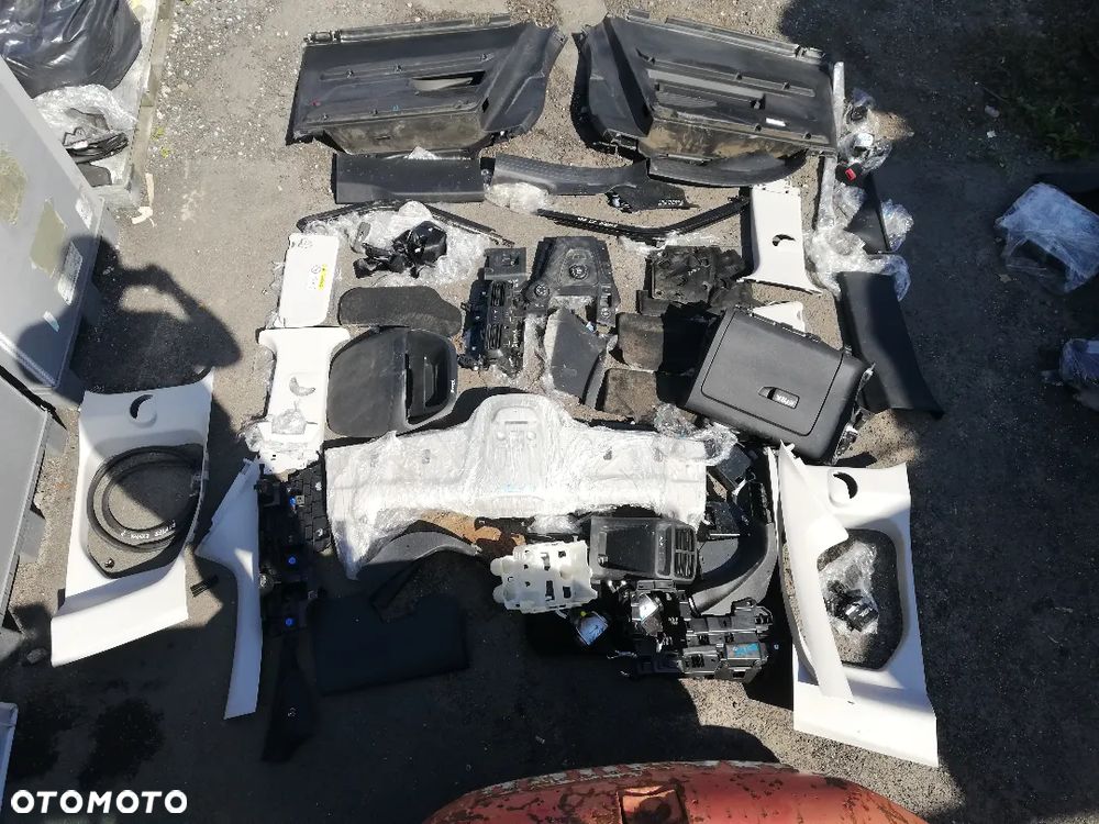 LISTWA SŁUPEK OSŁONA BOCZEK BAGAŻNIKA PEUGEOT RIFTER OSOBÓWKA - 3