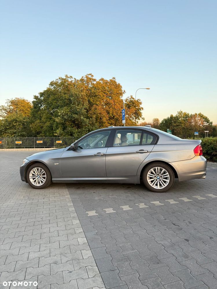 BMW Seria 3 318d DPF Edition Exclusive - 8