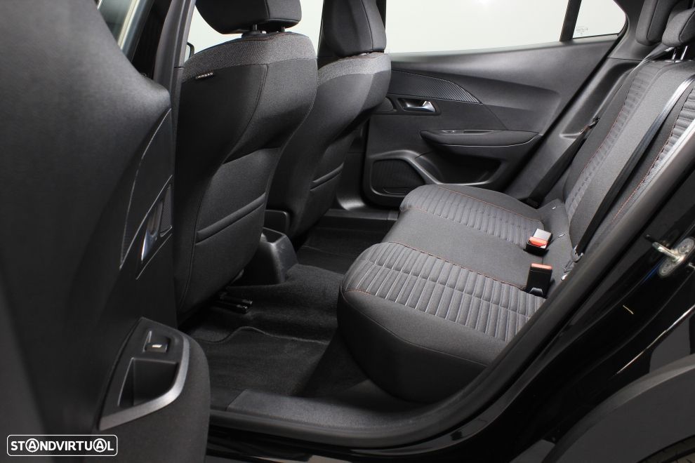 Peugeot 2008 1.2 PureTech Active Pack - 23