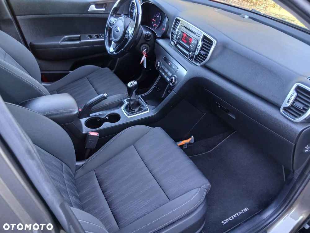 Kia Sportage 1.6 GDI 2WD Attract - 29