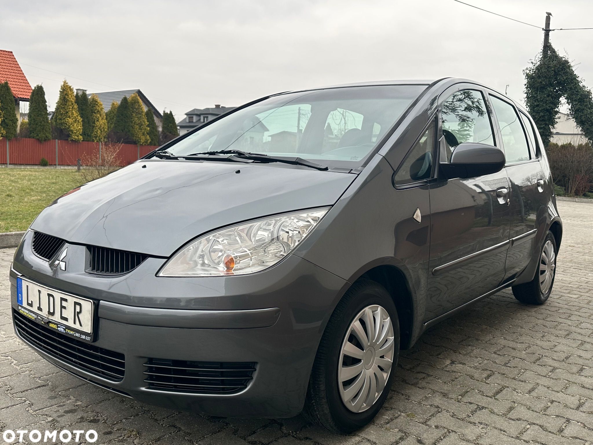 Mitsubishi Colt - 1