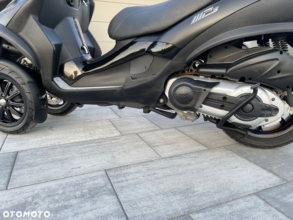 Piaggio MP-3 - 5