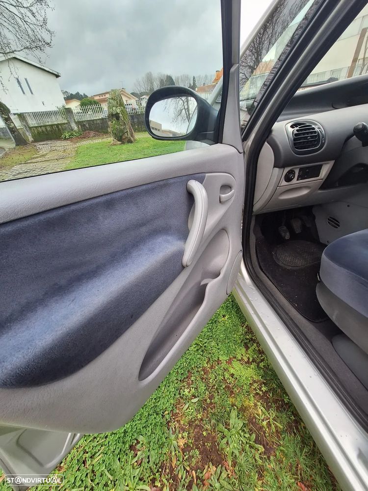 Citroën Xsara Picasso 1.6 HDi Confort - 32