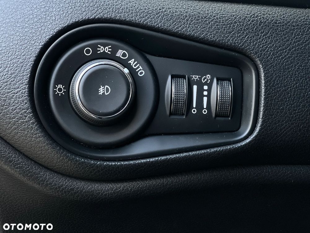 Jeep Renegade - 25