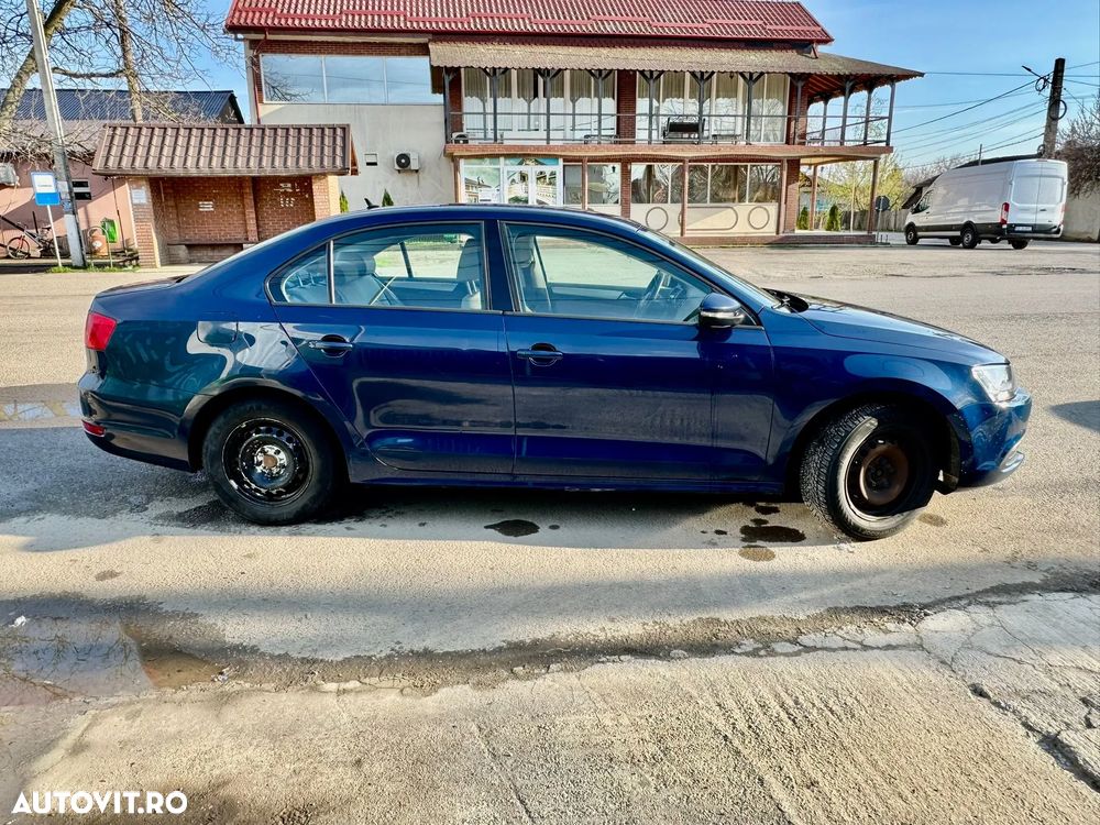 Volkswagen Jetta 2.0 FSI Comfortline Aut - 8