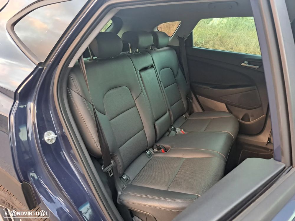 Hyundai Tucson 1.6 CRDi Premium +P.Pele+P.Style - 34