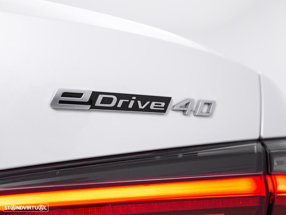 BMW i4 eDrive40 Pack Desportivo M - 17