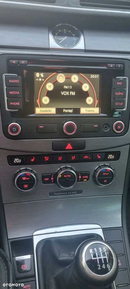 Volkswagen Passat 2.0 TDI DPF Comfortline - 11