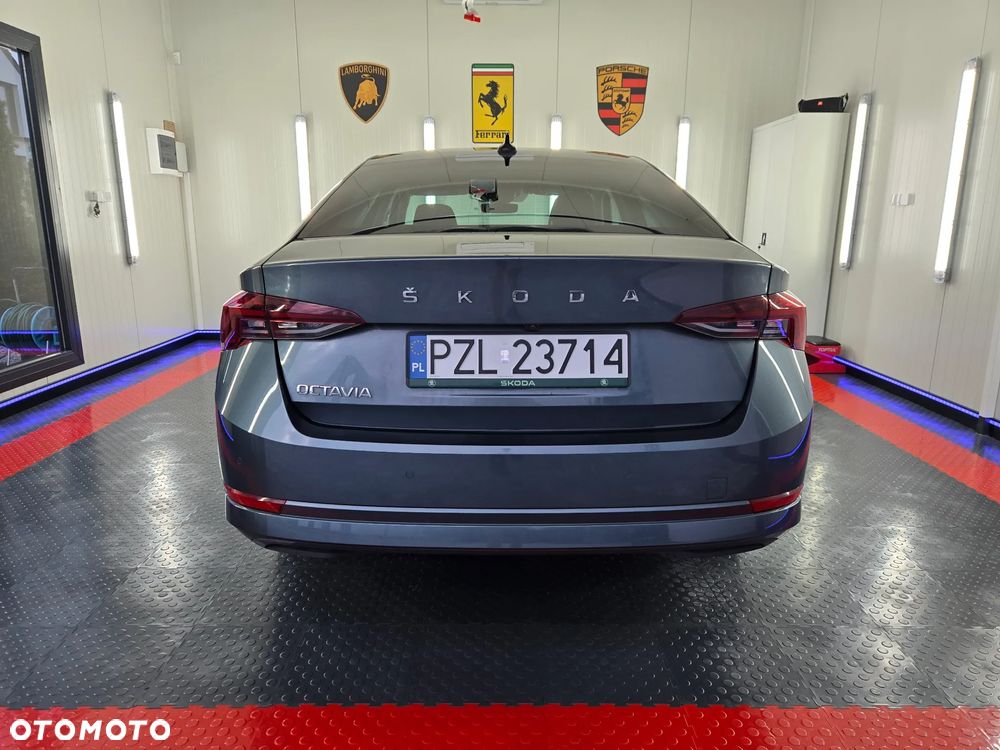 Skoda Octavia 2.0 TDI DSG Clever - 9
