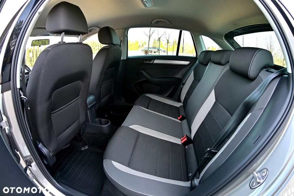 Skoda RAPID 1.0 TSI Style - 20