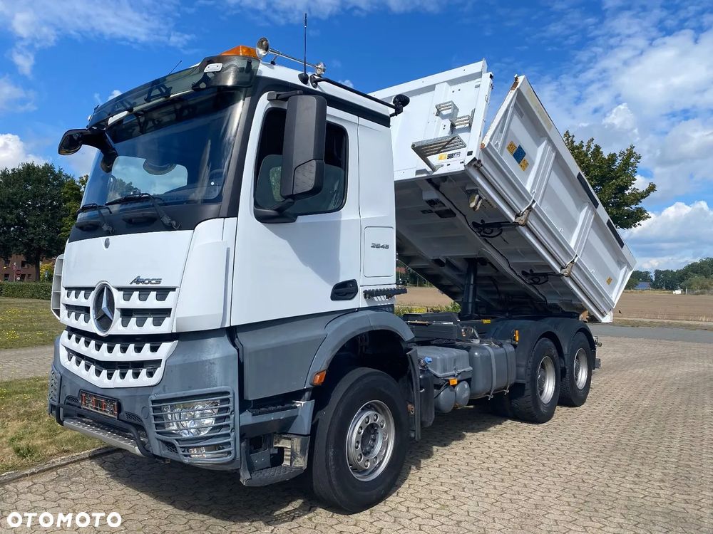 Mercedes-Benz Arocs