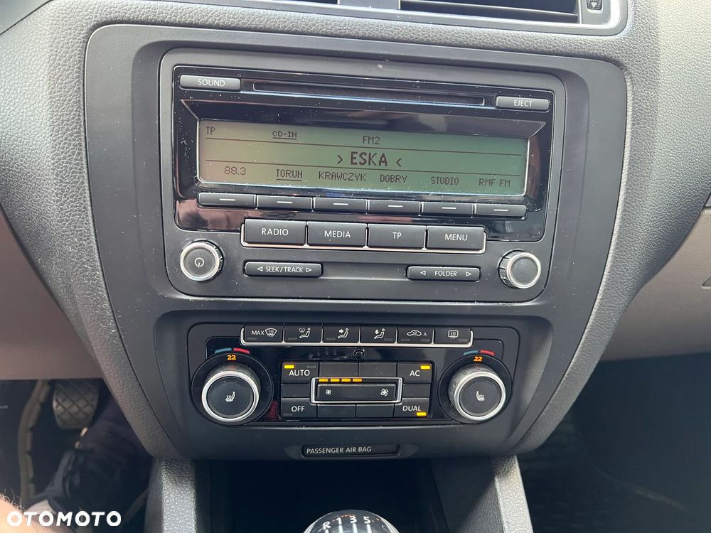 Volkswagen Jetta 1.6 TDI Comfortline - 22